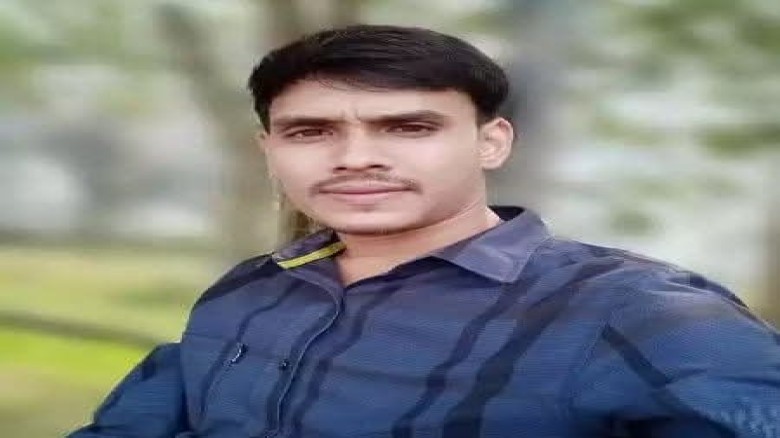 অসচ্ছল শিক্ষার্থীর পাশে ছাত্রদল নেতা মাসুদ রানা