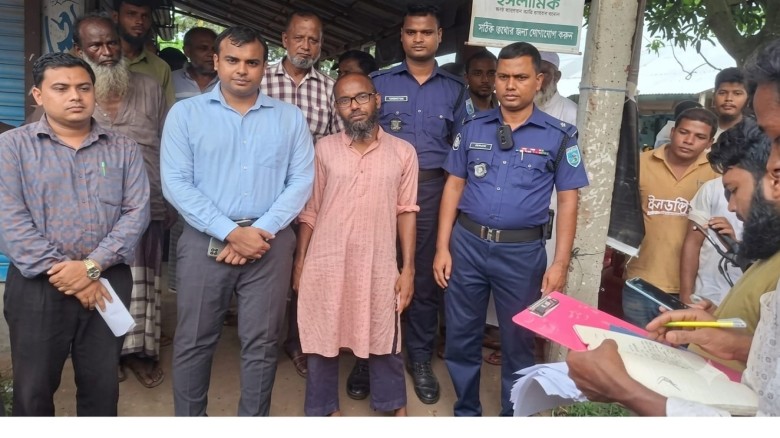 রংপুরের তারাগঞ্জে বিধিমালা বহির্ভূত ১০ বস্তা ইউরিয়া সার পরিবহন, ১০ হাজার টাকা জরিমানা।...