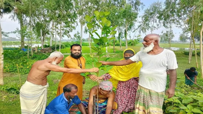 রায়গঞ্জে ৫ নং চান্দাইকোনা ইউনিয়ন পরিষদের উদ্যোগে ব্যাপক পরিসরে বৃক্ষরোপণ কর্মসূচি অনুষ্ঠিত।...