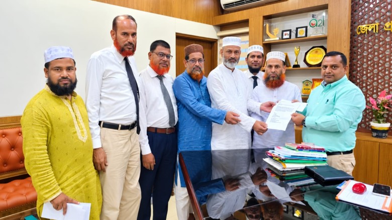 সিরাজগঞ্জে ১১ দলীয় ঐক্যের লংমার্চ উপলক্ষে পথসভা, ডিসি-এসপিকে