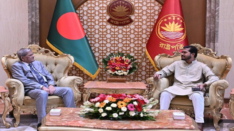 রাষ্ট্রপতি মির্জা ফখরুলের সঙ্গে গণঅধিকার পরিষদ নেতাদের সৌজন্য সাক্ষাৎ